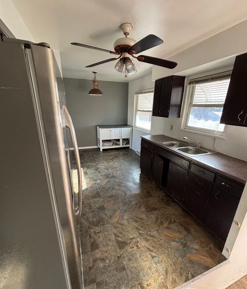 5074 Miller Ave - Photo 3 of 10