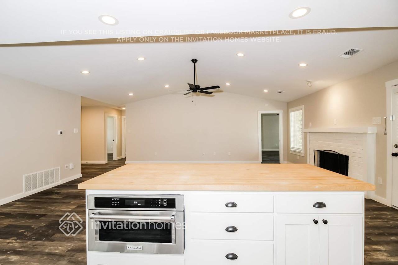 8213 Mark Ln - Photo 6 of 14