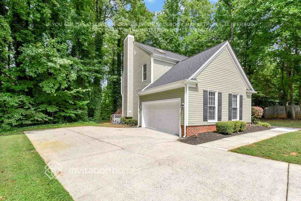 3800 Melshire Ln - Photo 3 of 31