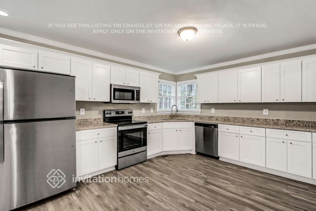 232 Corley Cir - Photo 4 of 14