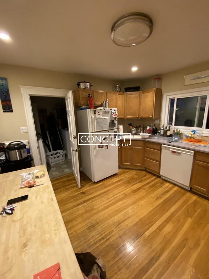 9 Arlington St #3 - Photo 6 of 20