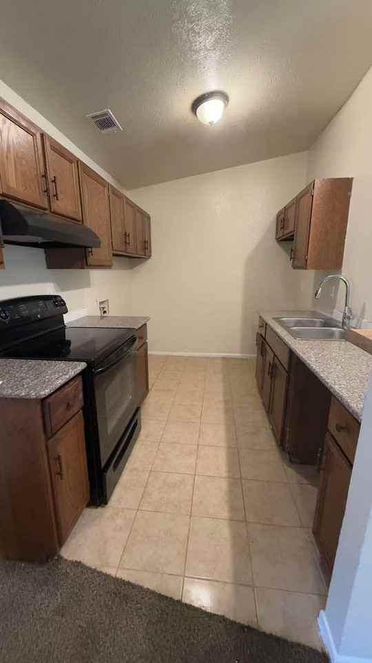 1304 Red River Pt - Photo 3 of 9