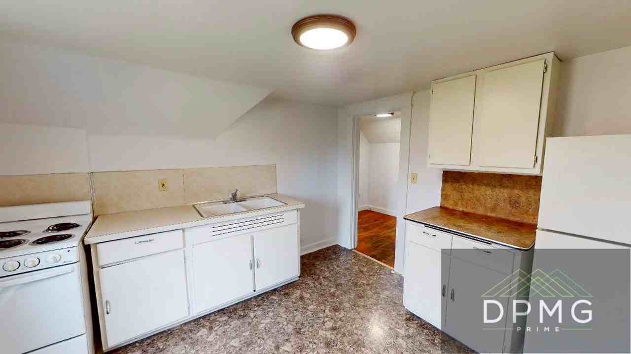 125 S Hosmer St #2 - Photo 5 of 12