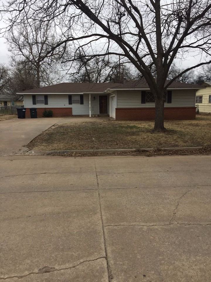 1720 Pawhuska Ave - Photo 4 of 19