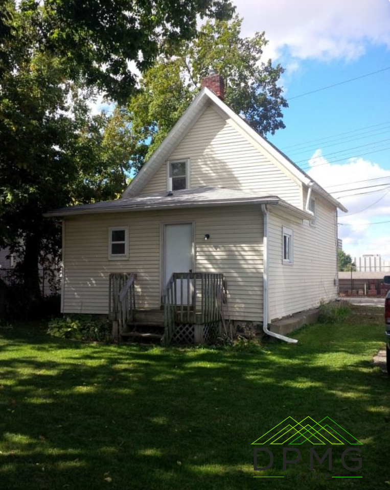 129 Hill St - Photo 2 of 12