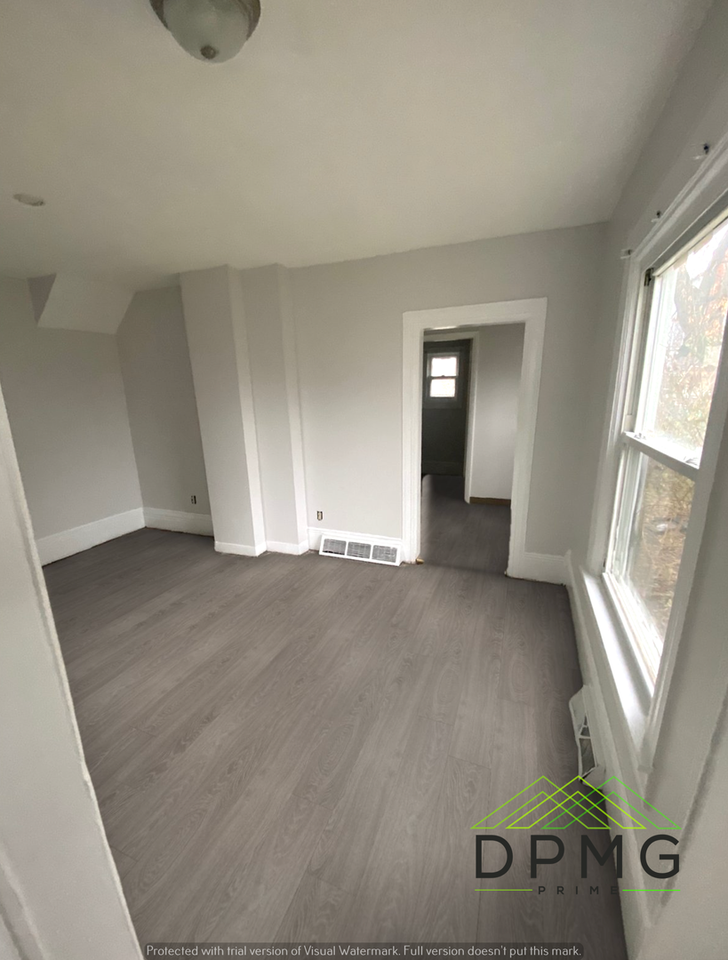 129 Hill St - Photo 3 of 12
