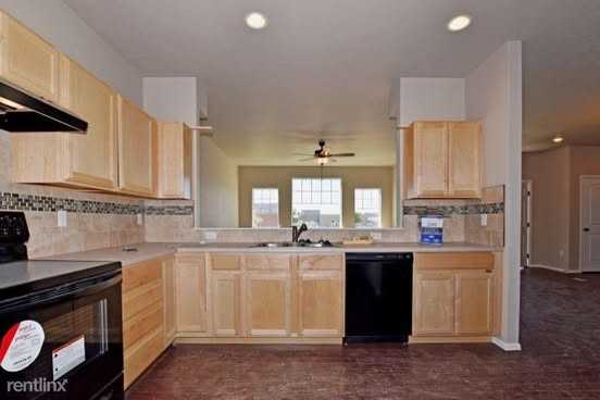 700 Finch Drive - Photo 3 of 33