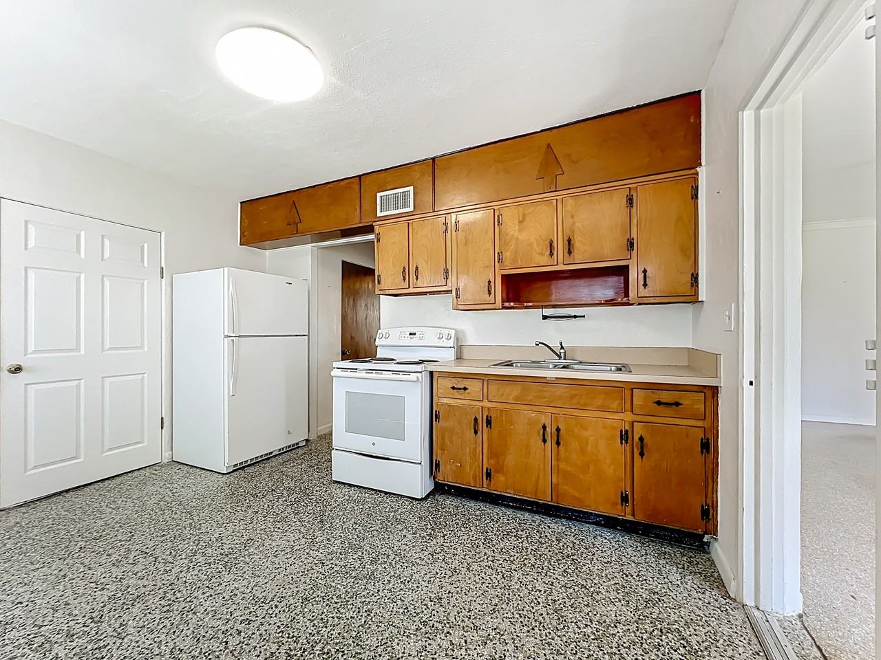 106 Sunrise Ave #A - Photo 6 of 12