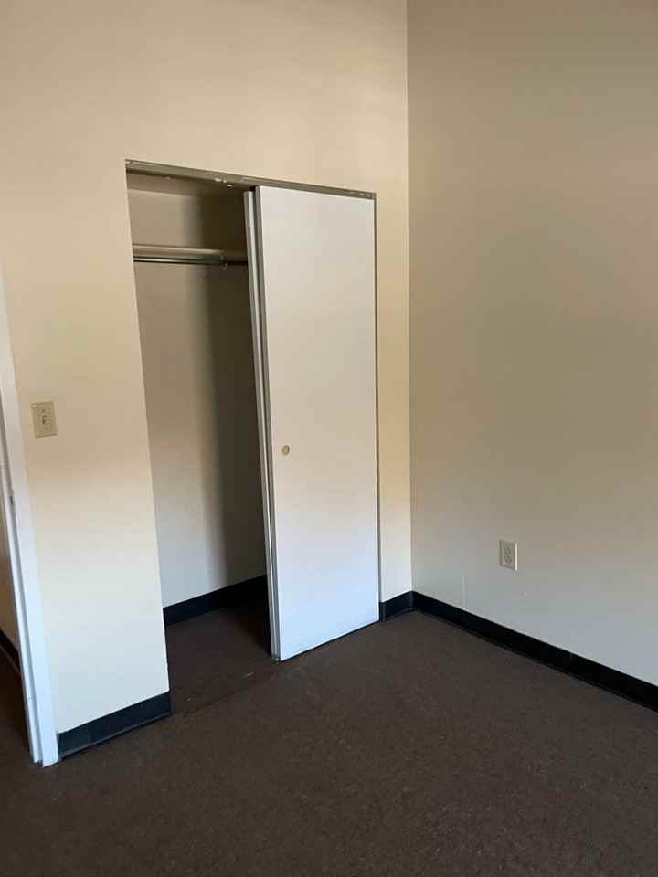 1001 Pennington Rd #1-2N - Photo 6 of 8