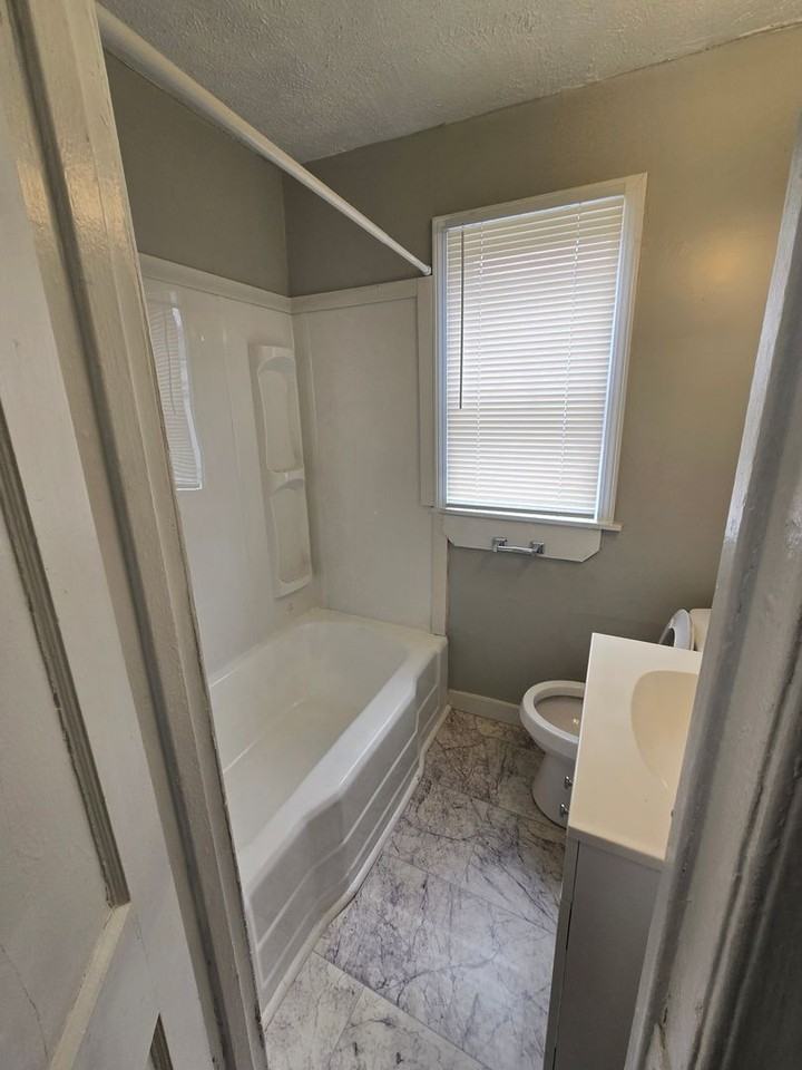 1165 N Concord St - Photo 7 of 8