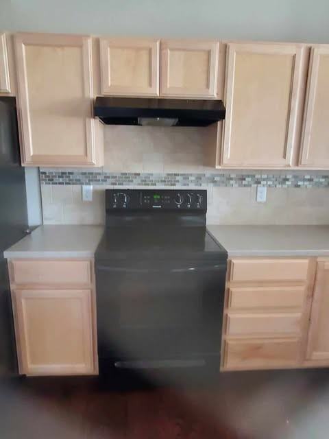 700 Finch Drive - Photo 6 of 33