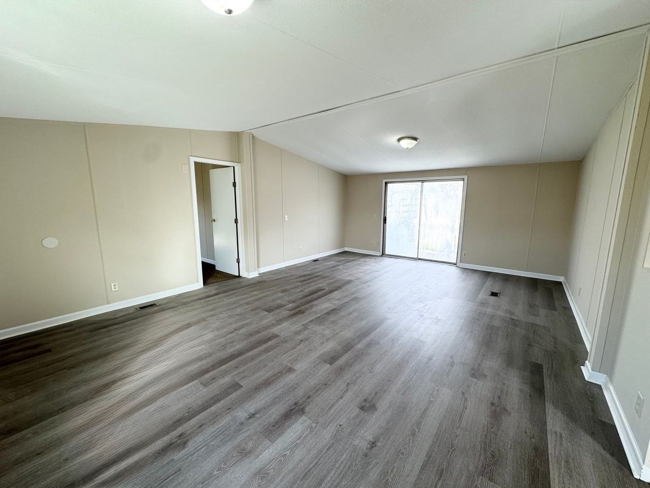 8405 Bloomwood Dr - Photo 2 of 8