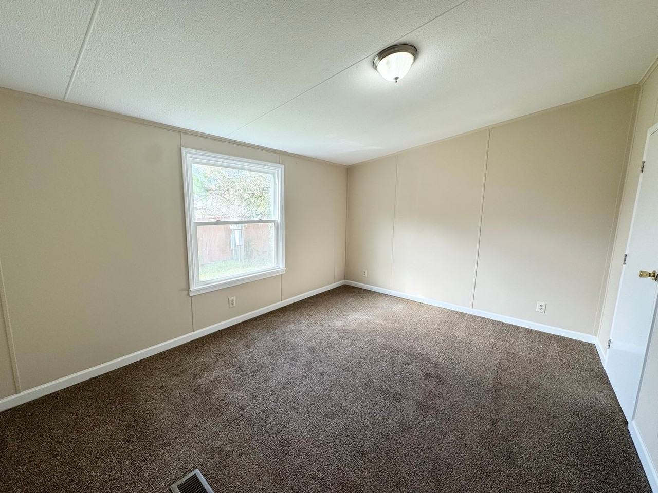 8405 Bloomwood Dr - Photo 4 of 8