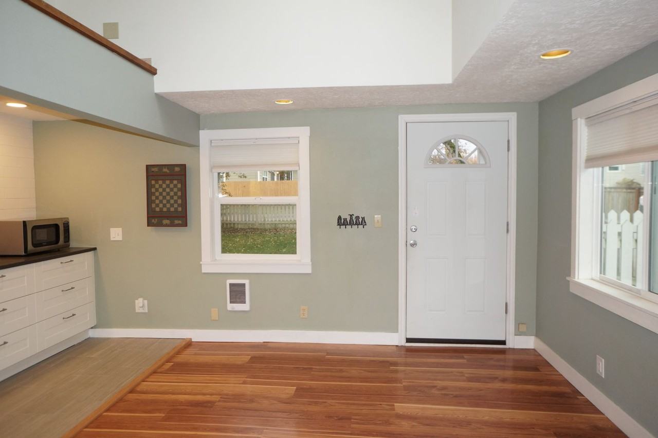 7621 Ne Going St - Photo 3 of 24