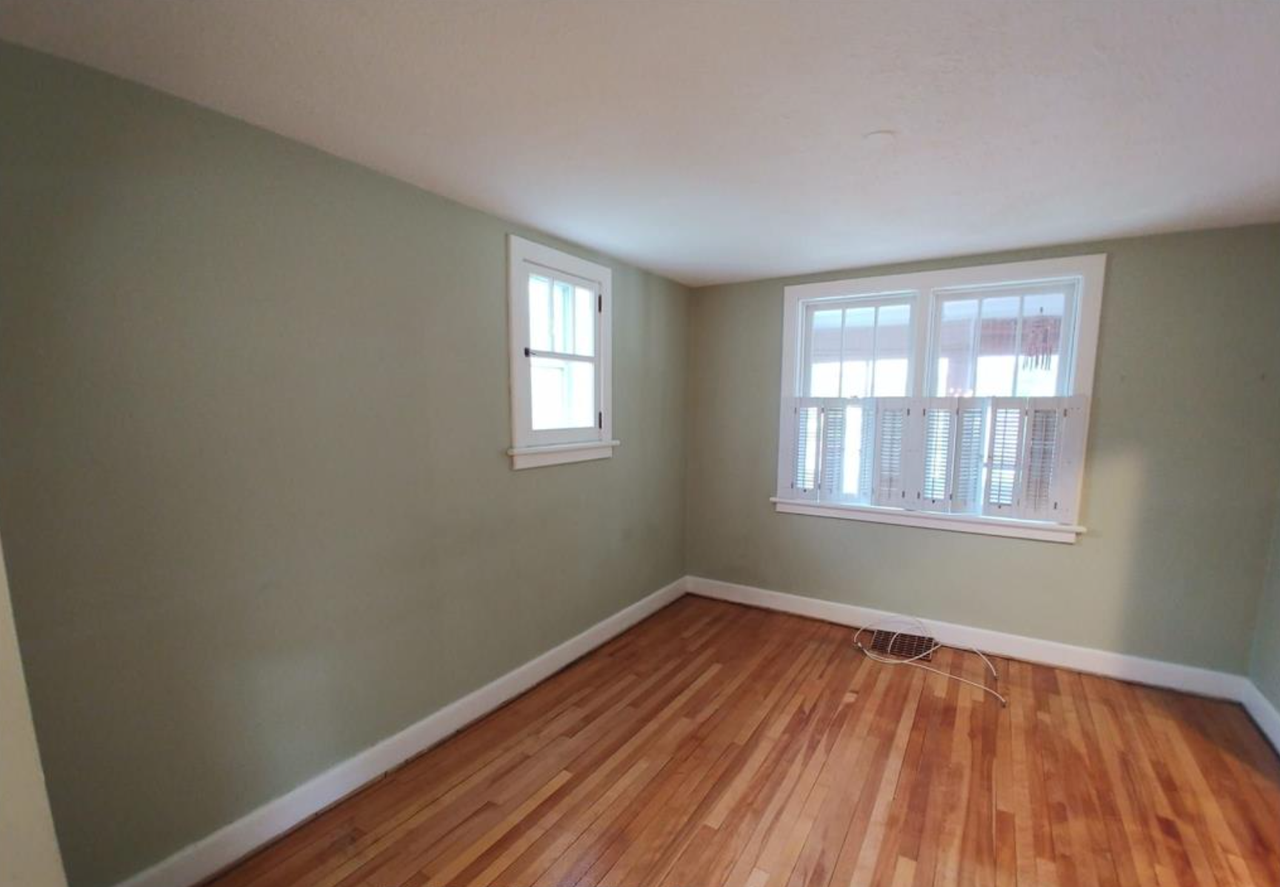 162 Woodroffe Avenue - Photo 4 of 7