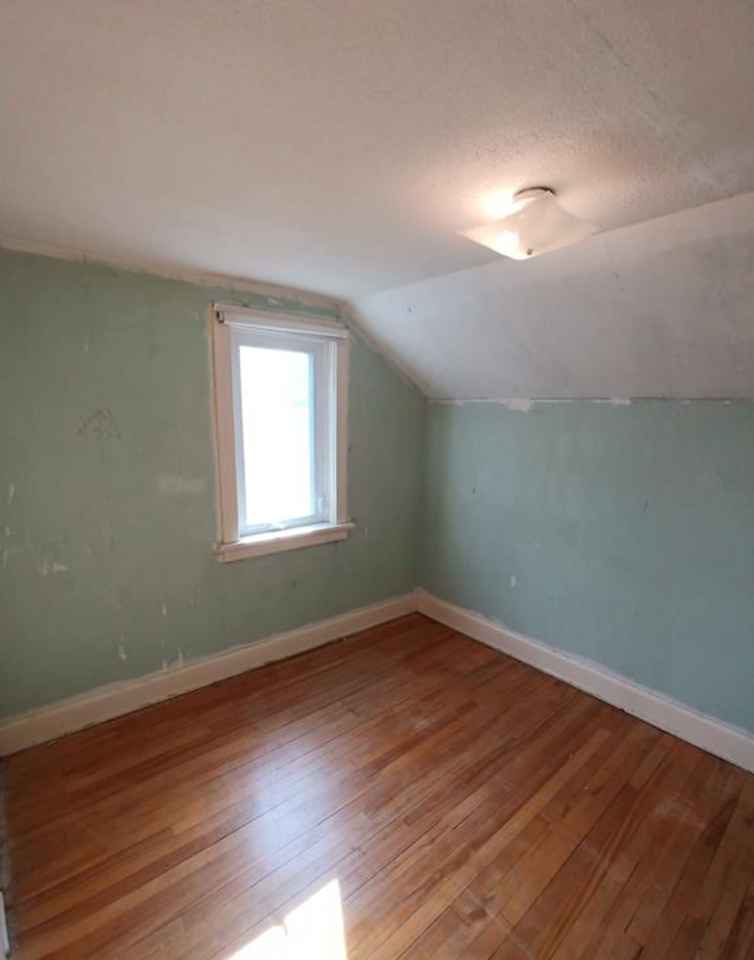 162 Woodroffe Avenue - Photo 5 of 7