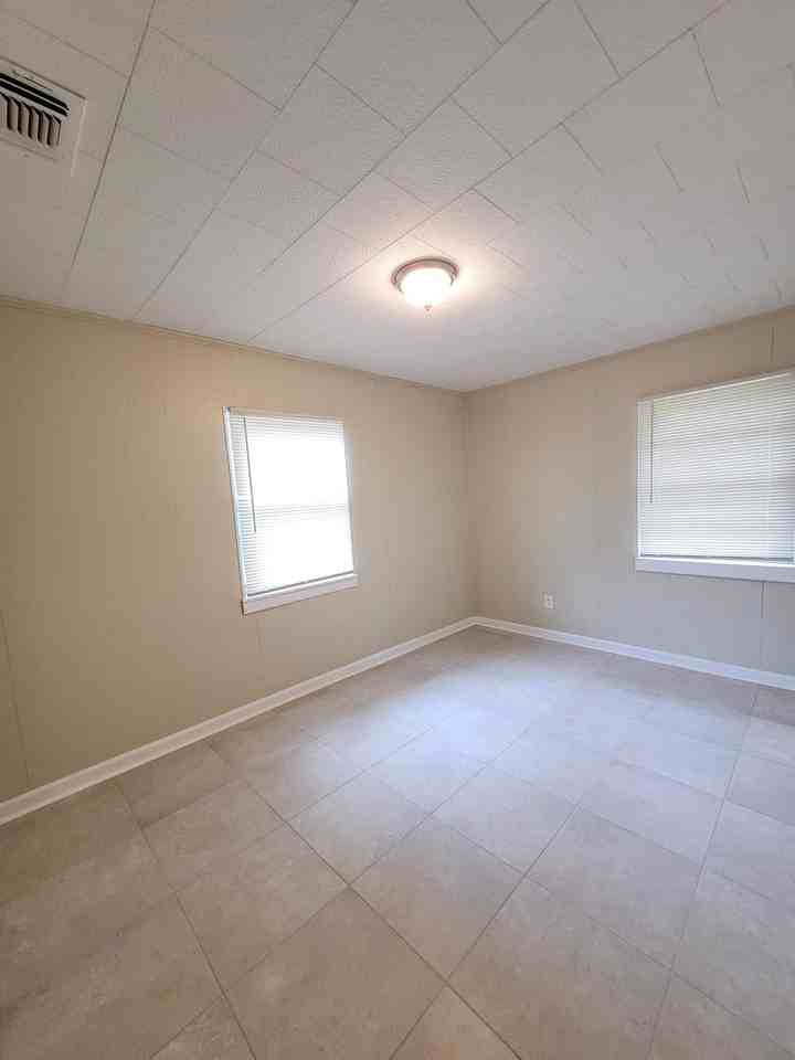 700 Barksdale St - Photo 7 of 14