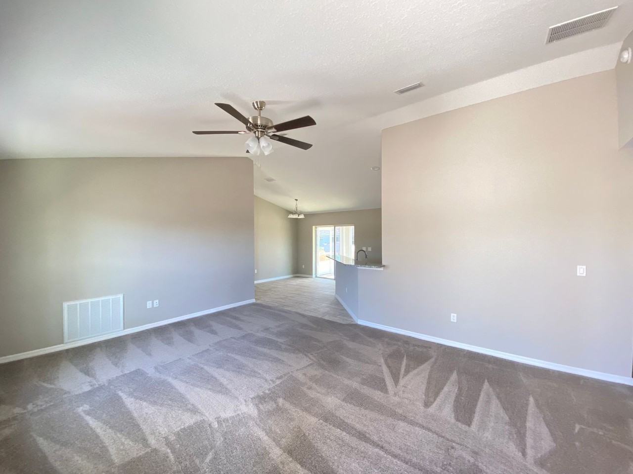 7 Chestnut Crse - Photo 4 of 33