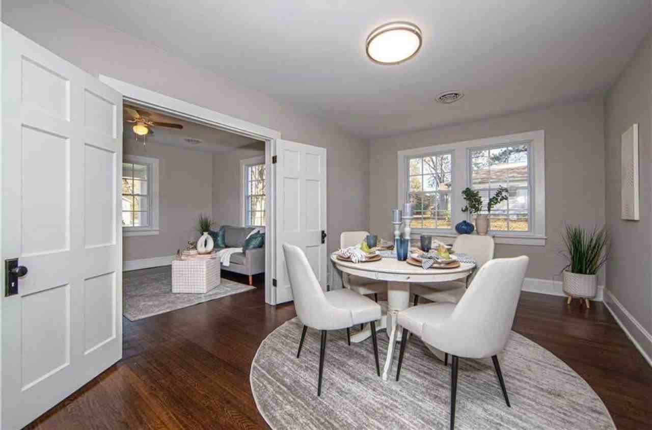 25521 Simmons Ave - Photo 4 of 8