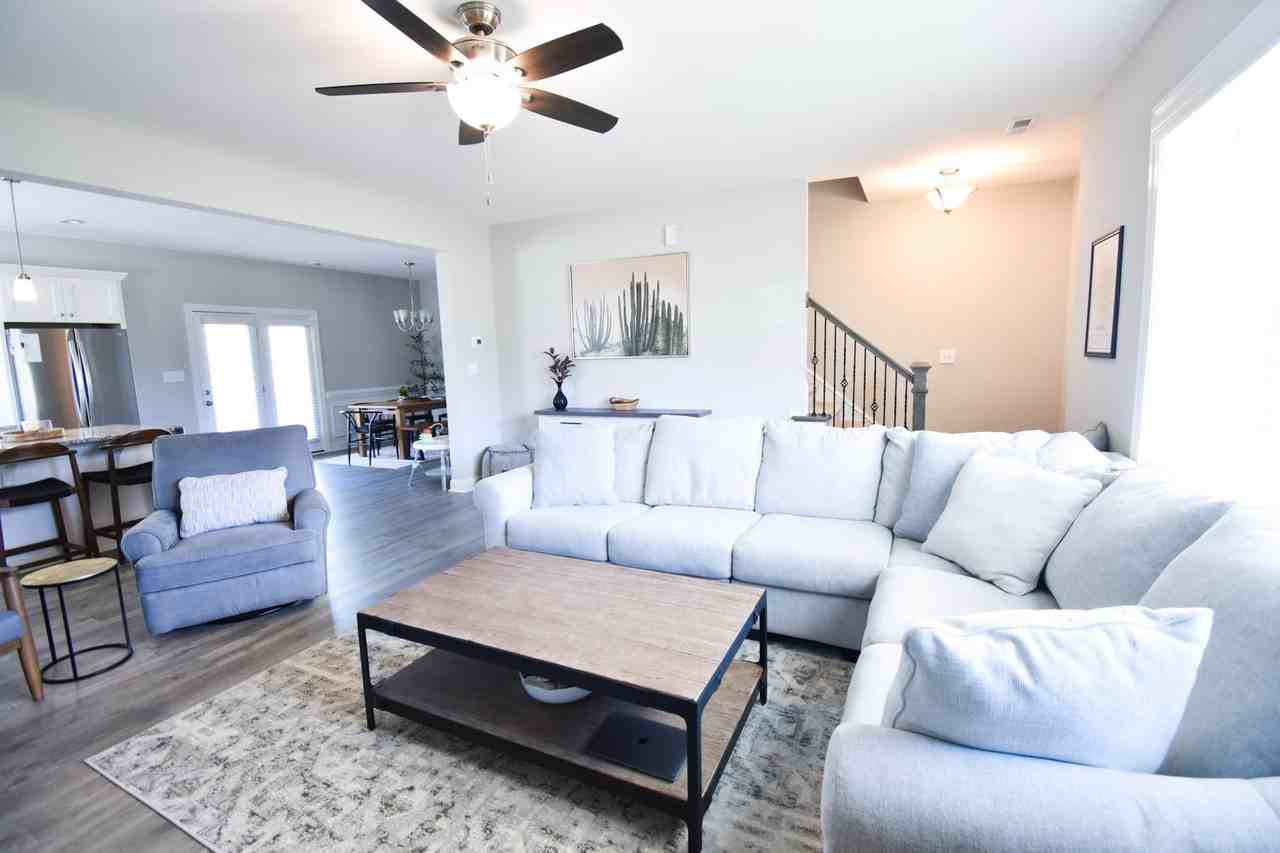 517 Rempstone Ln - Photo 6 of 37