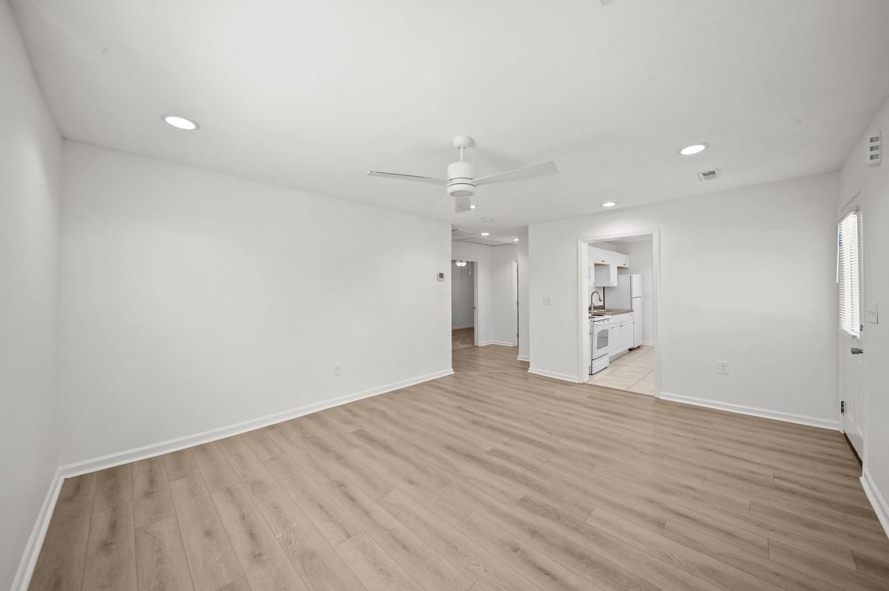 125 Westover Dr - Photo 5 of 12