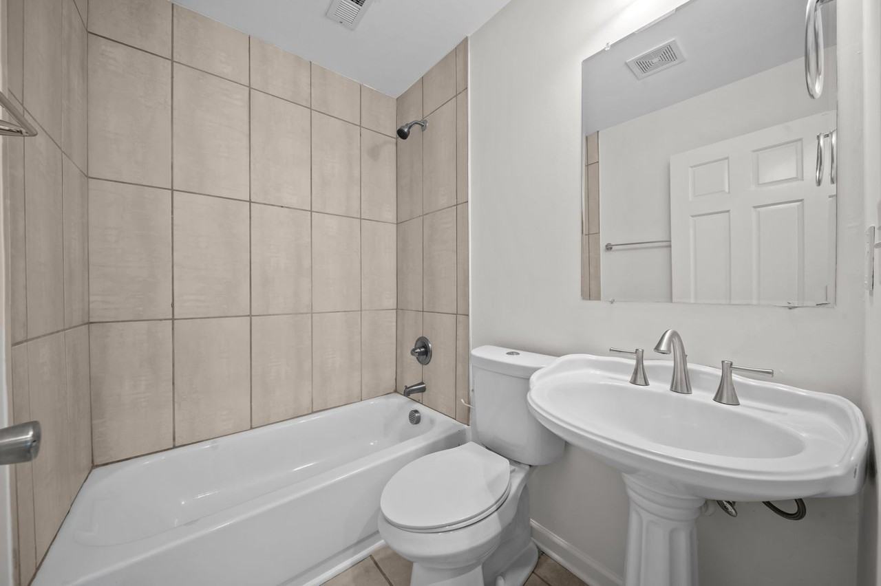 125 Westover Dr - Photo 7 of 12