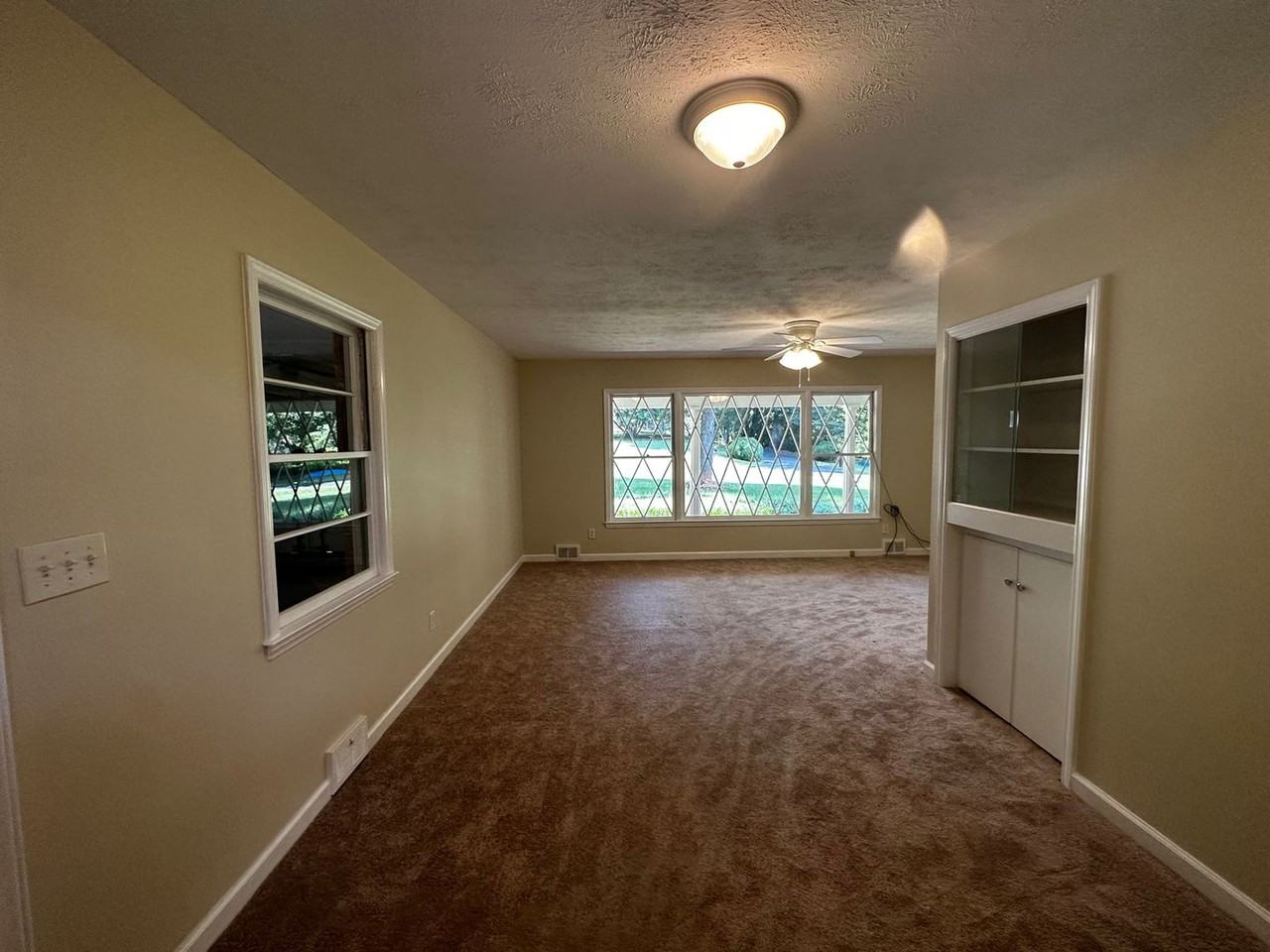 Oak Forest Cir - Photo 5 of 29