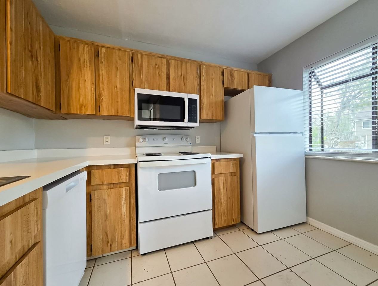 6210 Sw 8th Ln - Photo 2 of 19