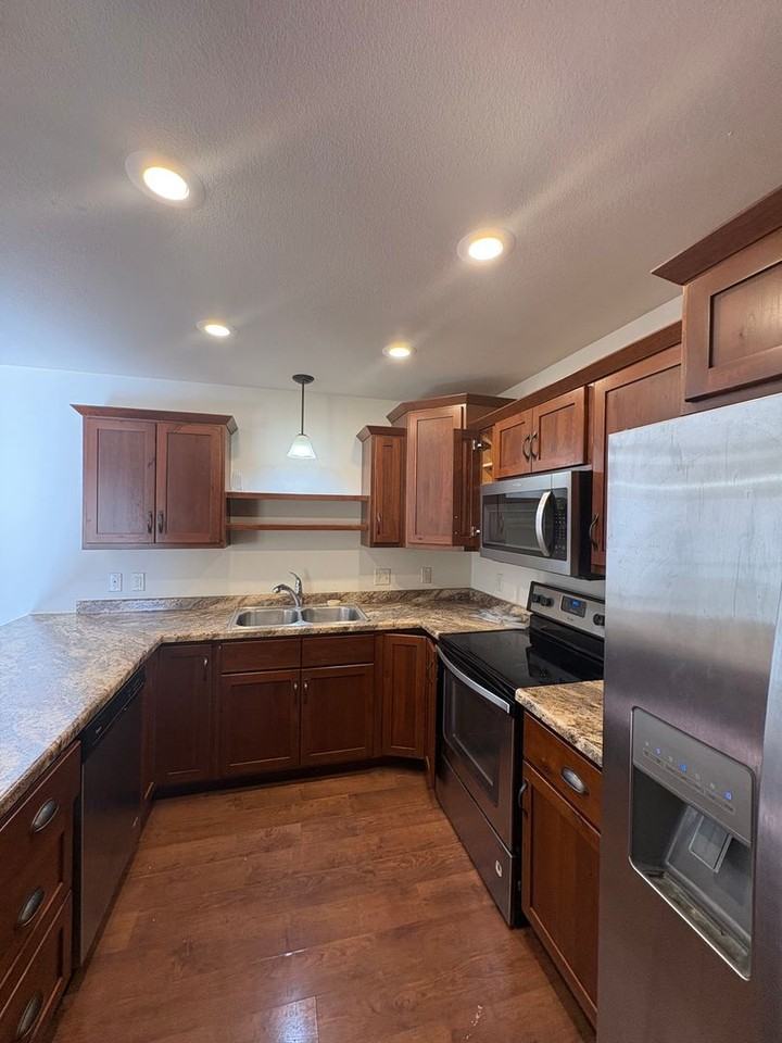 3266 White Oak Ln - Photo 3 of 12