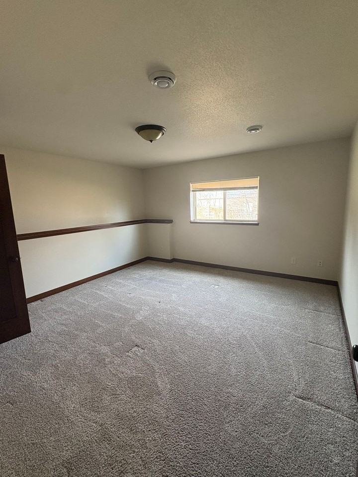 3266 White Oak Ln - Photo 5 of 12