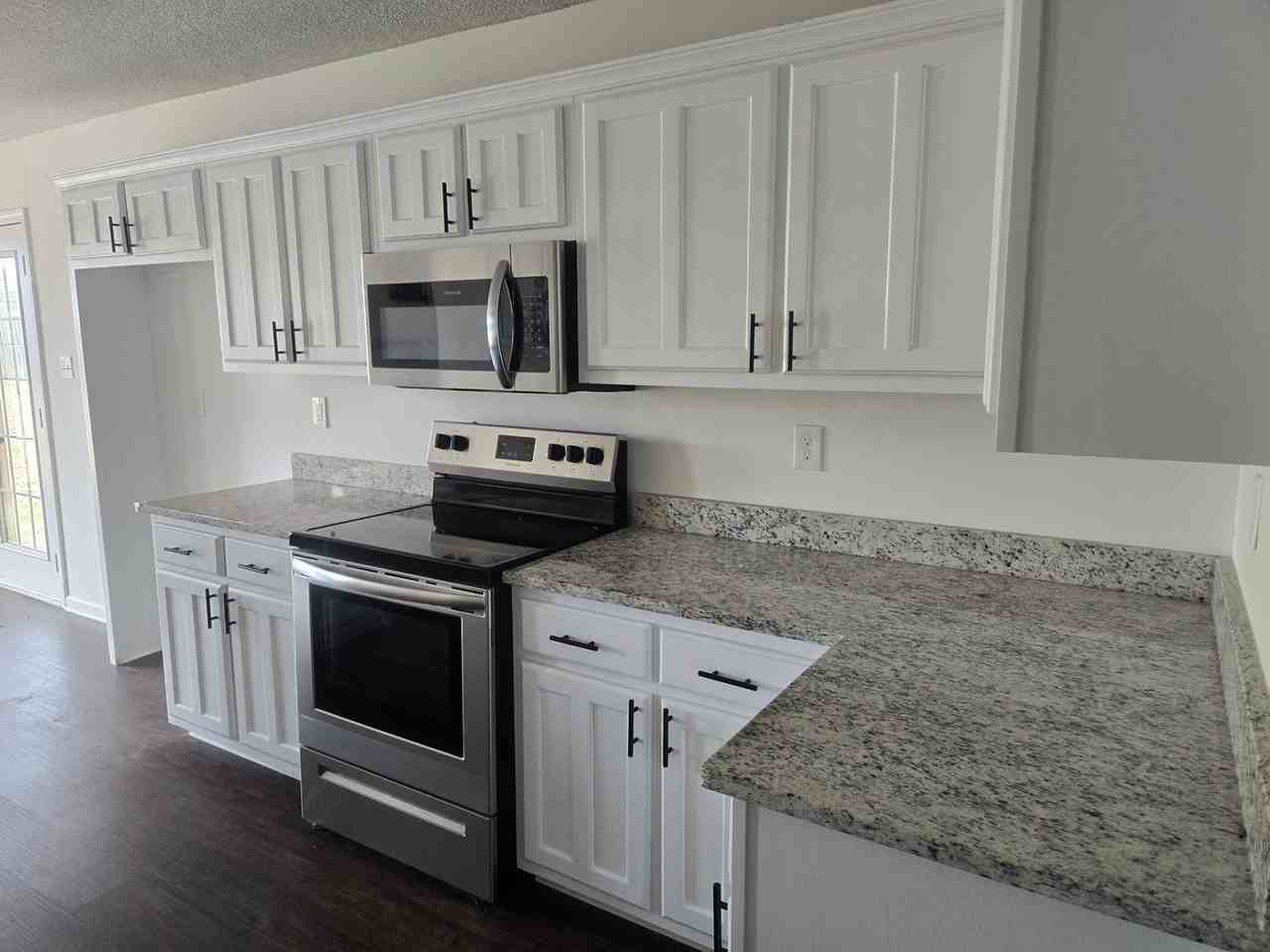 6228 Ewing Blvd - Photo 4 of 6