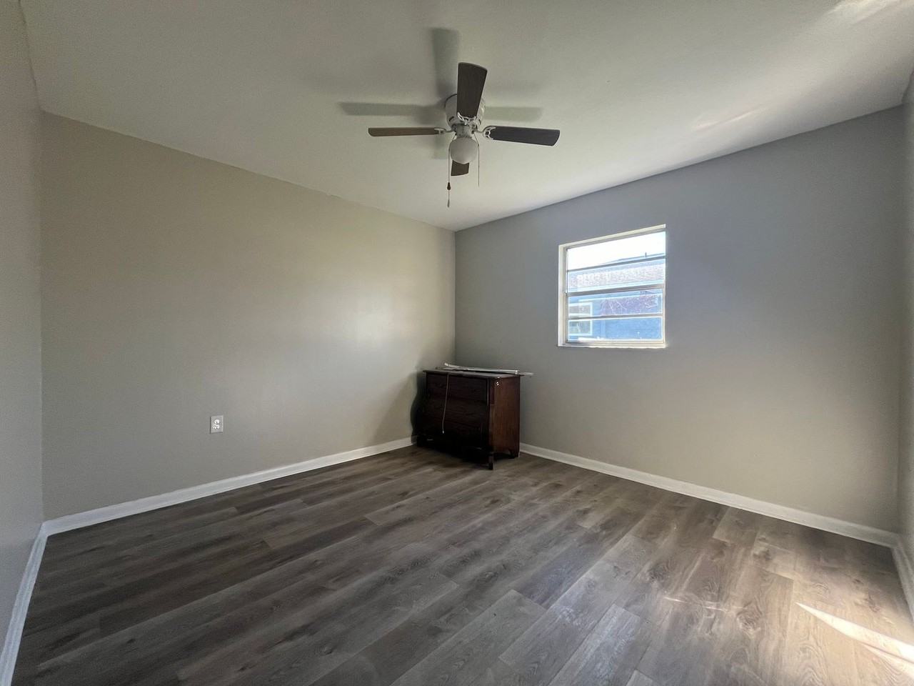 1712 W House St #B - Photo 6 of 7