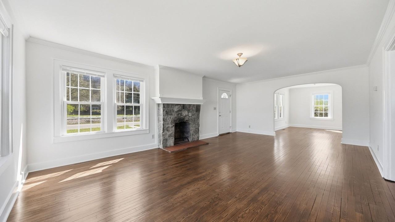 2209 Lyndon Ave - Photo 3 of 15