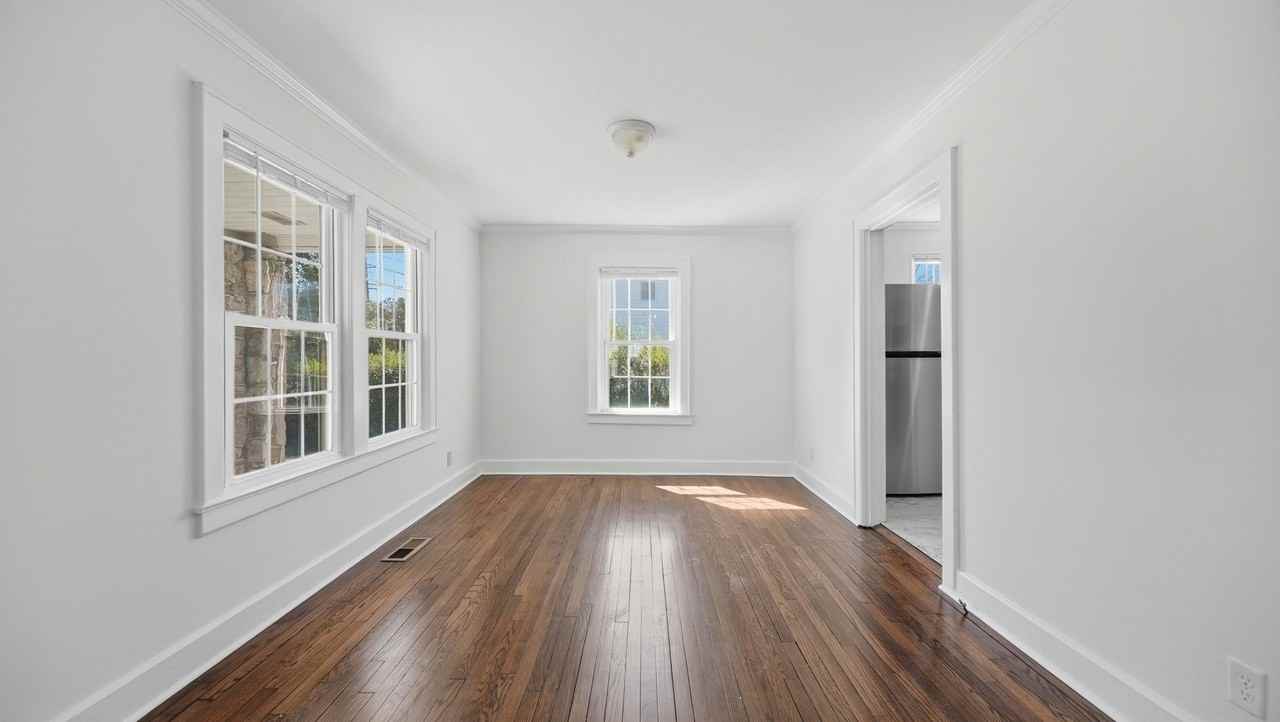 2209 Lyndon Ave - Photo 5 of 15