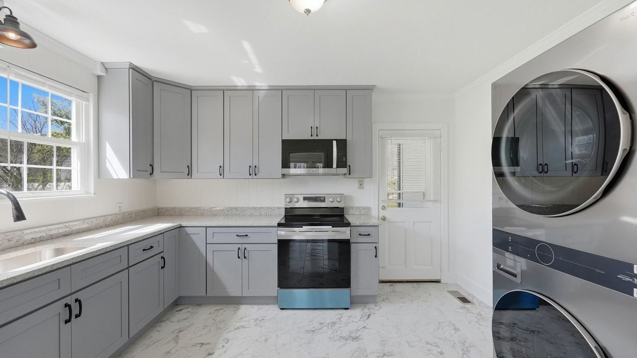 2209 Lyndon Ave - Photo 6 of 15