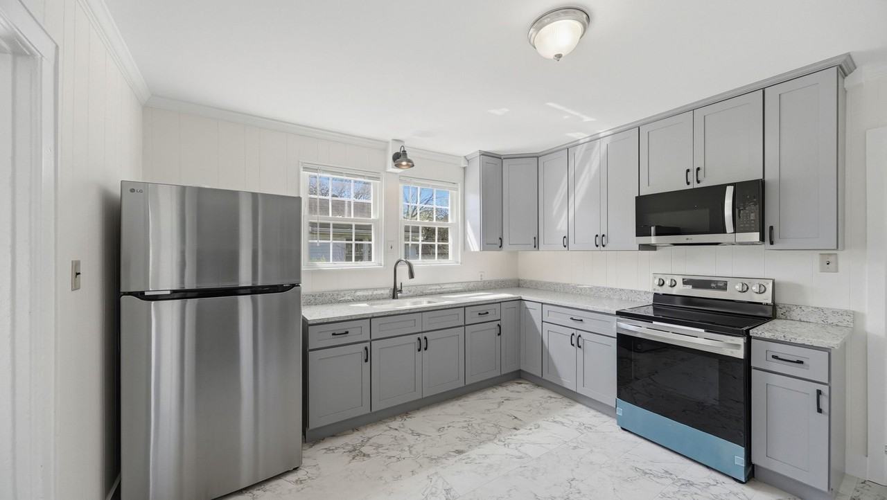 2209 Lyndon Ave - Photo 7 of 15