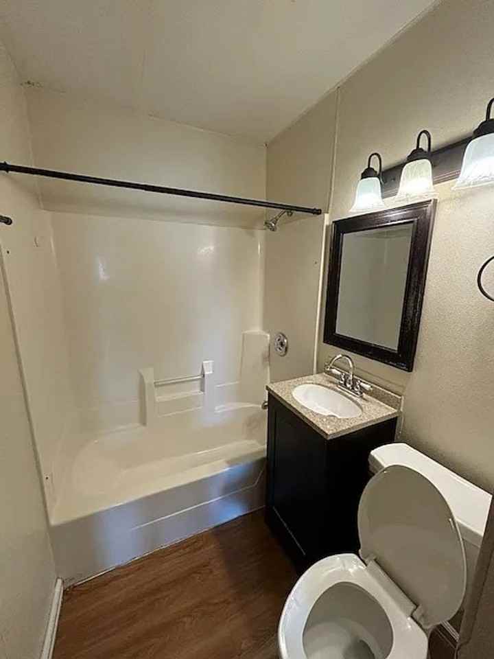 1324 Fairlawn Dr - Photo 3 of 8