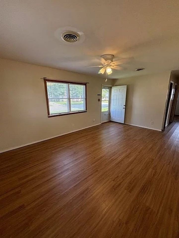 1324 Fairlawn Dr - Photo 7 of 8