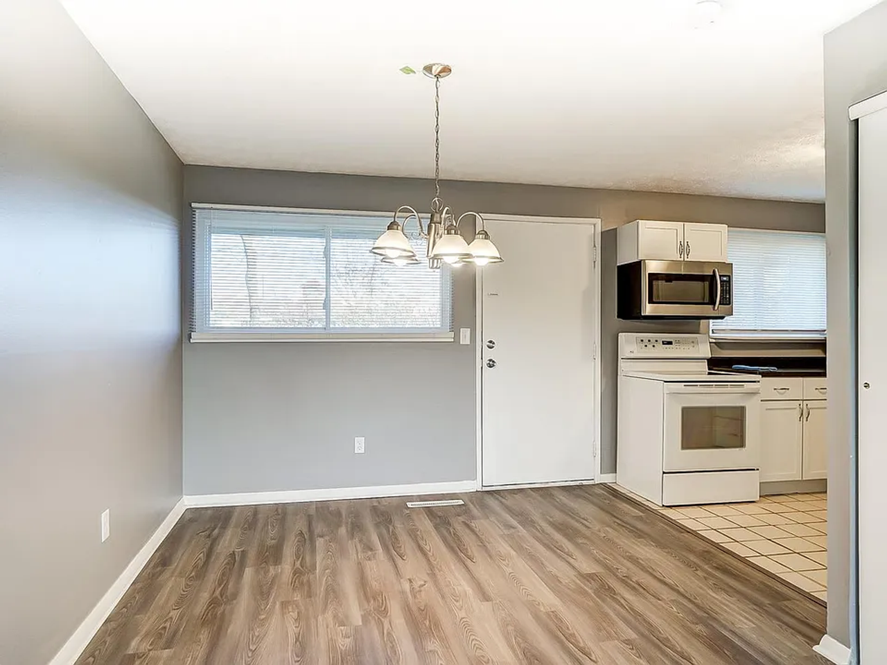 5784 Traymore Dr - Photo 6 of 21