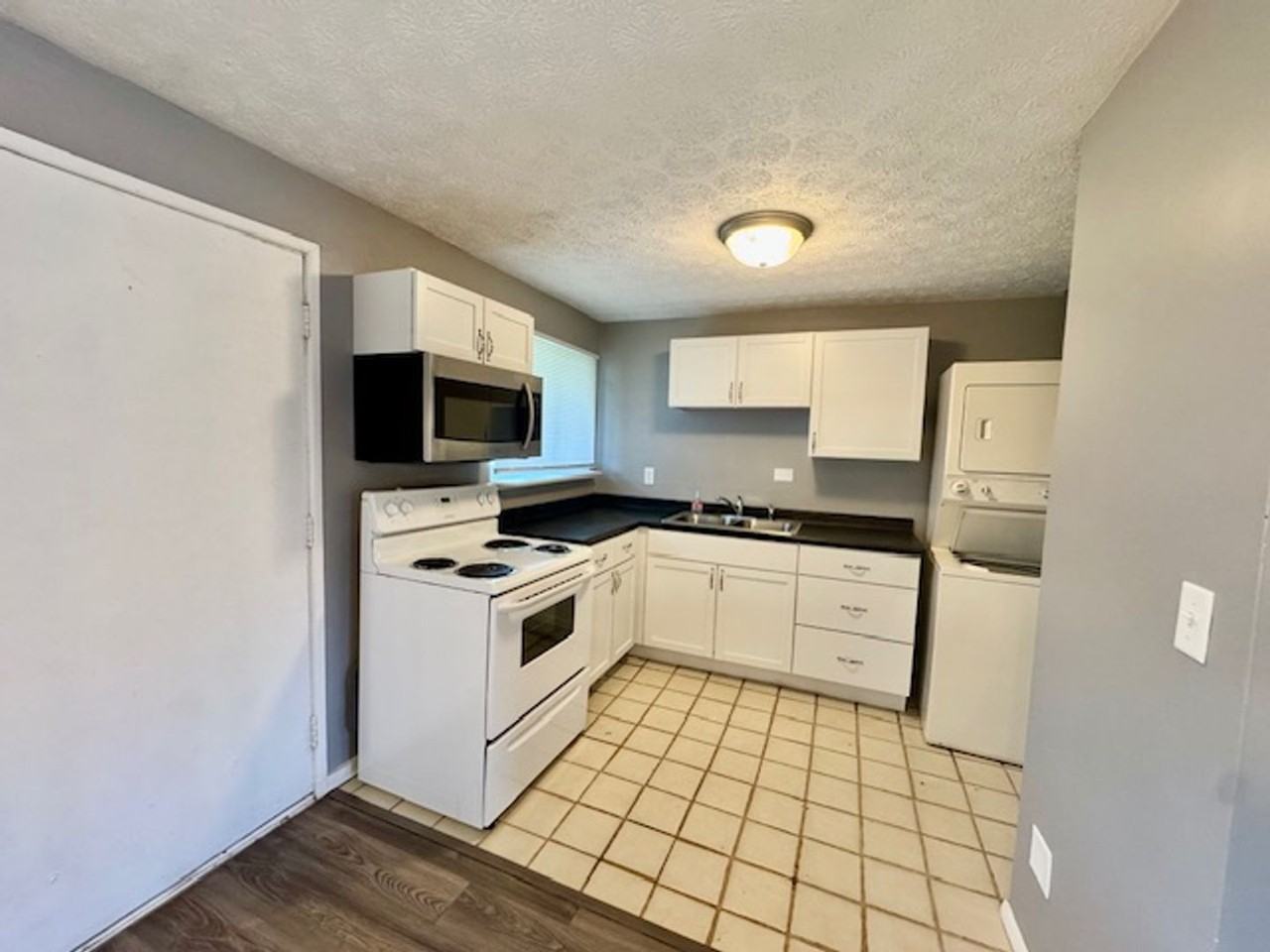 5784 Traymore Dr - Photo 7 of 21