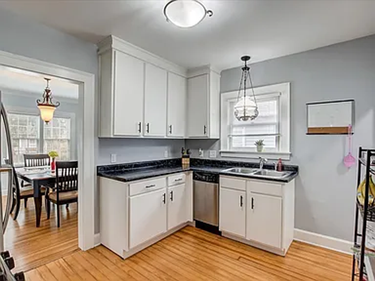 528 W 43rd St - Photo 6 of 22