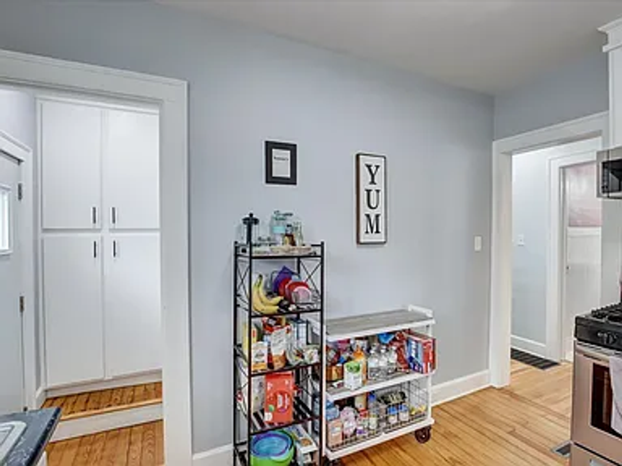 528 W 43rd St - Photo 7 of 22