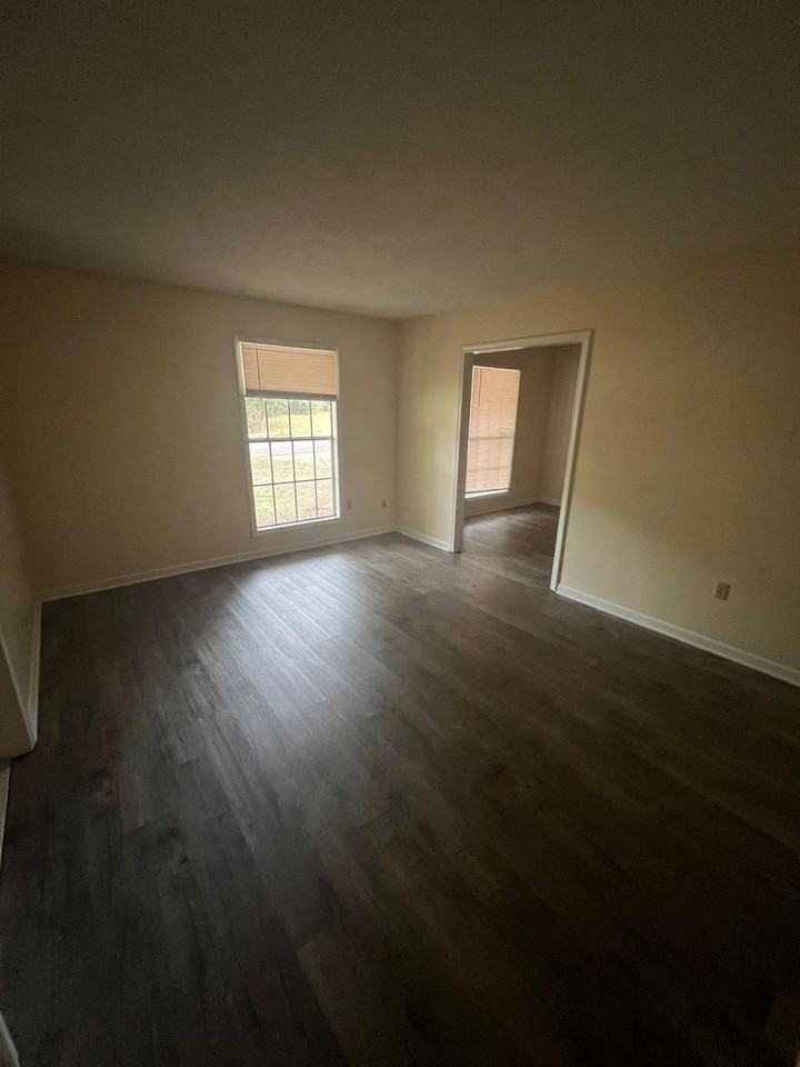 5245 Scrivener Dr - Photo 4 of 13