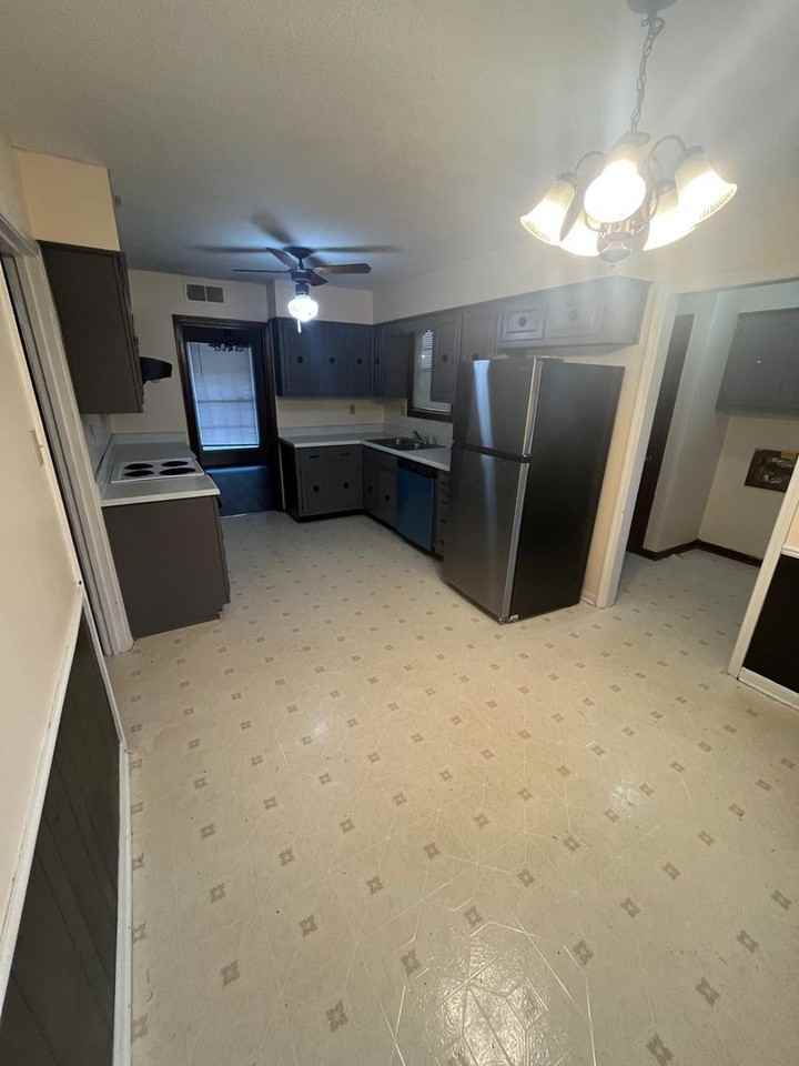 5245 Scrivener Dr - Photo 5 of 13