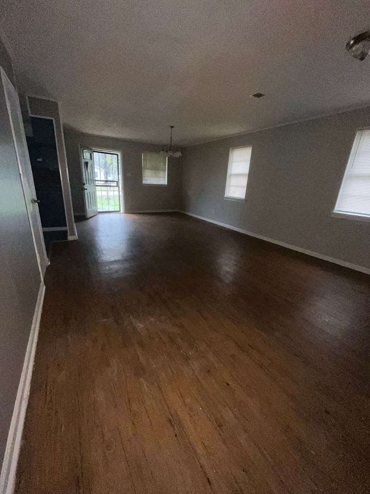 3013 Morningside St - Photo 4 of 11