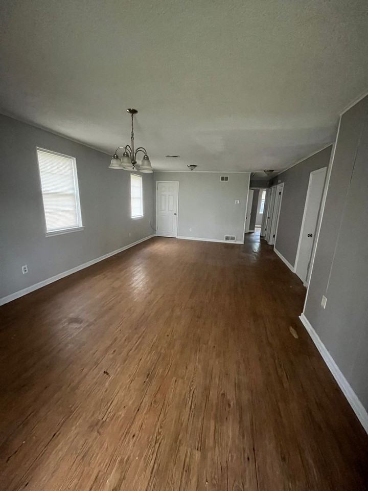 3013 Morningside St - Photo 5 of 11