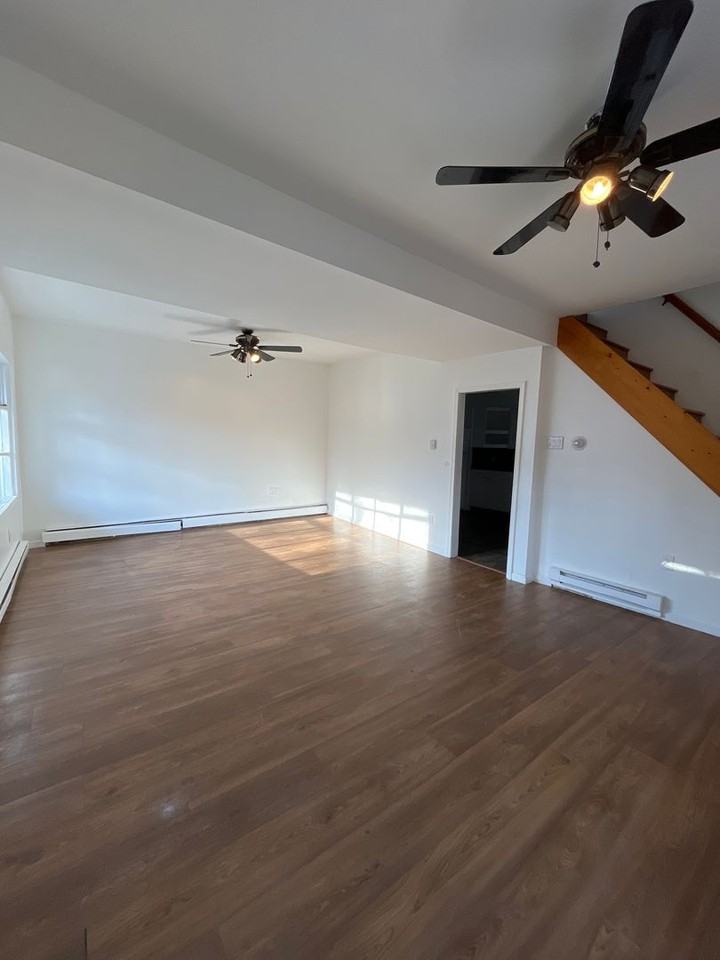 485 S Walnut St - Photo 2 of 12