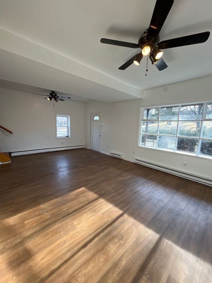 485 S Walnut St - Photo 3 of 12