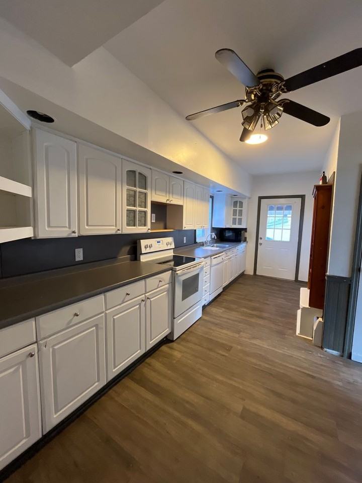 485 S Walnut St - Photo 4 of 12