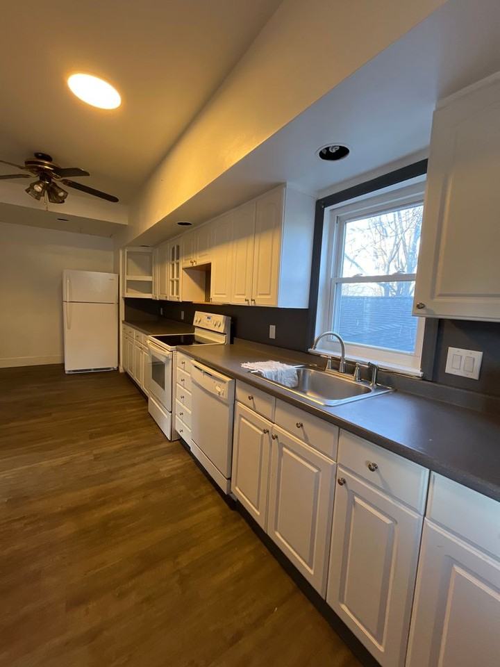 485 S Walnut St - Photo 5 of 12